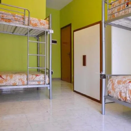 Hostel Gianni House Backpackers Giardini Naxos