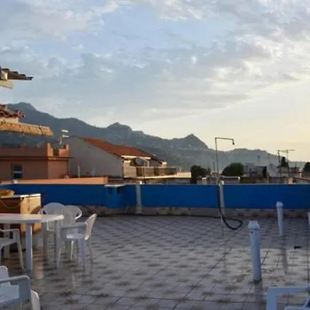 Gianni House Backpackers Hostel