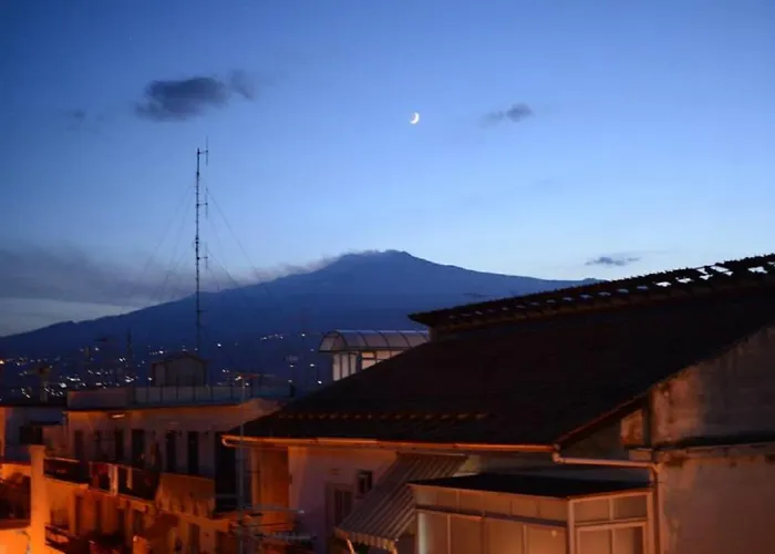 Gianni House Backpackers * 지아르디니낙소스