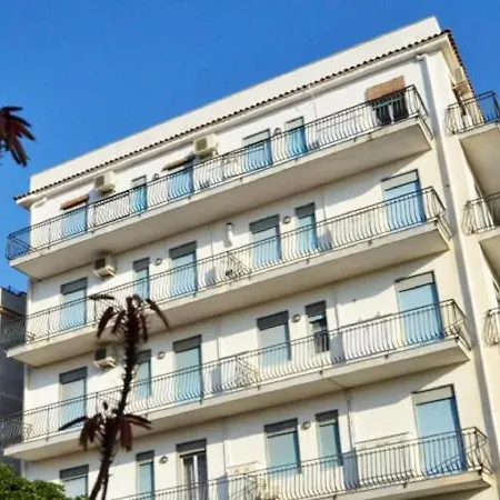 Gianni House Backpackers Hostel