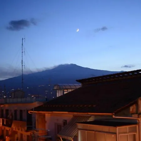 Gianni House Backpackers * Giardini Naxos