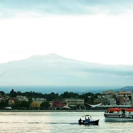 Gianni House Backpackers