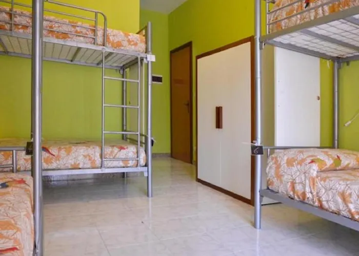 Hostel Gianni House Backpackers Giardini Naxos
