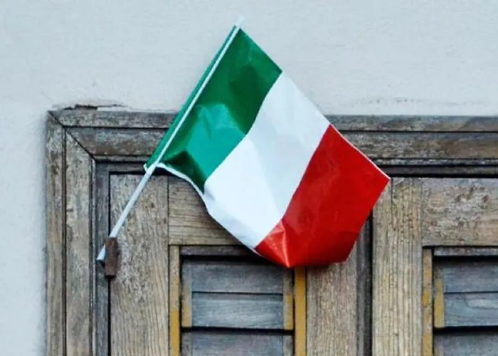 Gianni House Backpackers Хостел *